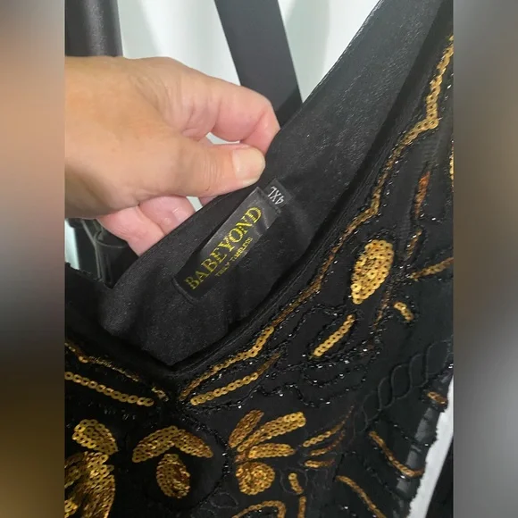 BABEYOND Black and Gold Sequence Dress, with Fringes on the bottom. Size 4xL - Picture 3 of 8